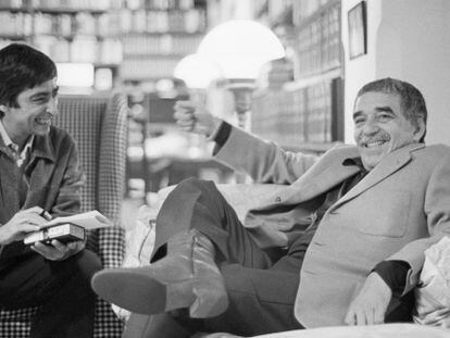 García Márquez en su casa de México DF tras ganar el Nobel.