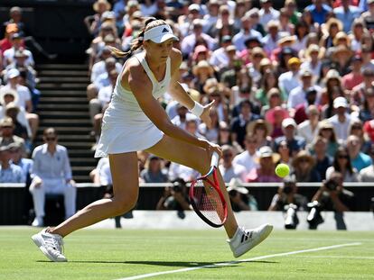 Rybakina, durante la final de este sábado contra Jabeur en la Centre Court de Wimbledon.