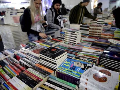 Visitantes de la 25° Bienal del Libro de Sao Paulo, el viernes 3 de julio.