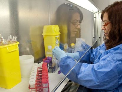 Investigación de una vacuna contra el VIH en el Hospital Clínic de Barcelona.