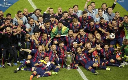 Los jugadores del Barcelona celebran la Champions