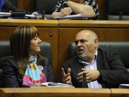 Idoia Mendia y el portavoz del PSE en el Parlamento vasco, Jos&eacute; Antonio Pastor.
 