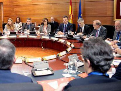 El presidente de la Generalitat vuelve a telefonear, sin éxito, a Pedro Sánchez