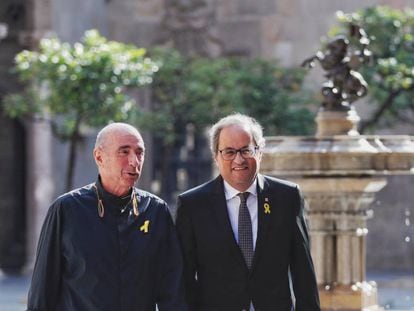 Lluís Llach i Quim Torra al Palau de la Generalitat.