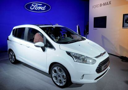 El Ford B-MAX es un monovolumen que llama en caso de accidente.