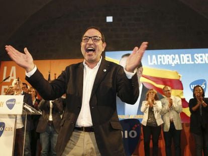 GRA516. Barcelona, 10/09/2015.- El candidato de Unió Democrática de Cataluña a la Generalitat, Ramón Espadaler, durante el acto de inicio de campaña a las elecciones catalanas del 27S, que los democristianos catalanes celebran esta noche en Barcelona. EFE / Alejandro García.