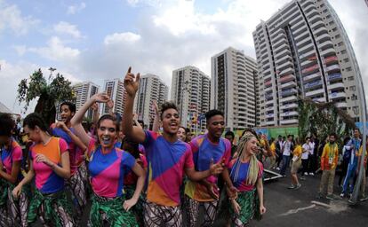 Un grupo de bailarines en la Villa Olímpica de Río de Janeiro.