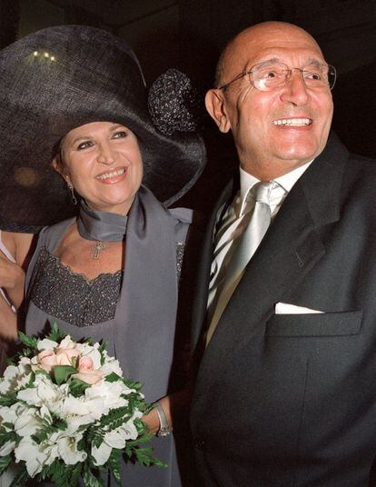 El actor Tony Leblanc y su esposa, Isabel, renovaron hoy sus votos matrimoniales en la ermita de San Antonio de la Florida, Madrid.2000   