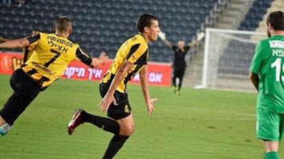 Jesús Rueda celebra un gol con el Beitar Jerusalén.