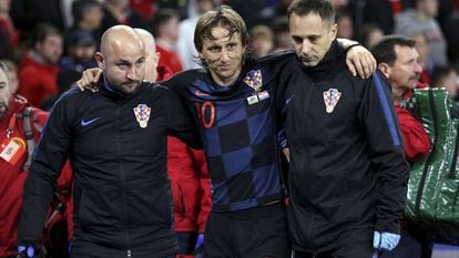 Modric se retira lesionado en el Gales-Croacia.