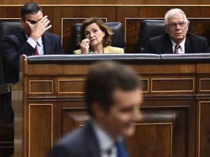 El PP descarta abstenerse, pero varios dirigentes creen que la presión subiría si el PSOE hace una “oferta seria”