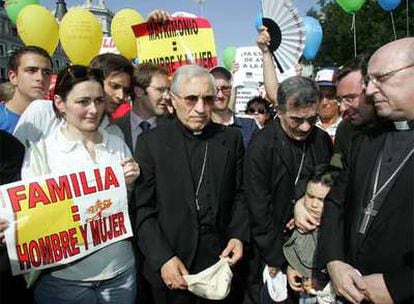 Obispos en la manifestación contra el matrimonio gay en 2005.