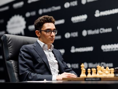 Fabiano Caruana, al comienzo de la quinta partida