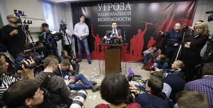 El opositor ruso Ili&aacute; Yashin, este martes en la presentaci&oacute;n del informe sobre el asesinato de Nemstov y Chechenia.