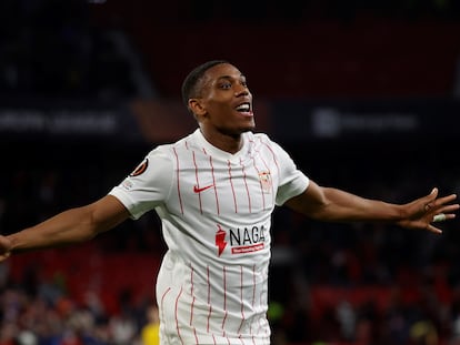 Martial celebra el gol anotado al Dinamo de Zagreb, el tercero del Sevilla.