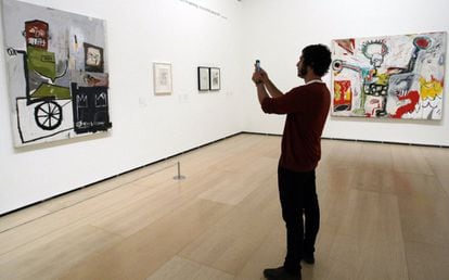 La fuerza arrolladora de la juventud de Basquiat está presente en toda su obra. Emplea la pintura para exorcizar sus demonios, la ira. En una entrevista reconoció: "El 80% de mi trabajo trata sobre ella [la ira]".