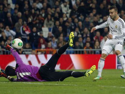 Jes&eacute; marca el segundo gol del Madrid. 