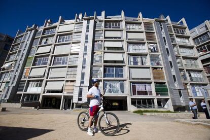Bloc de cases socials a Carabanchel, que va pertànyer a l'Ajuntament de Madrid. / SAMUEL SÁNCHEZ