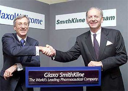 Jean-Pierre Garnier (a la derecha), al asumir la dirección de Glaxo Smithkline en enero de 2000.