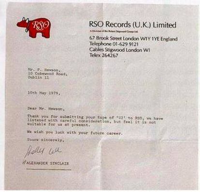 La carta de rechazo que recibió Bono en su 19 cumpleaños.
