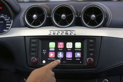 Sistema CarPlay de Apple presentado en junio de 2014 en California. 