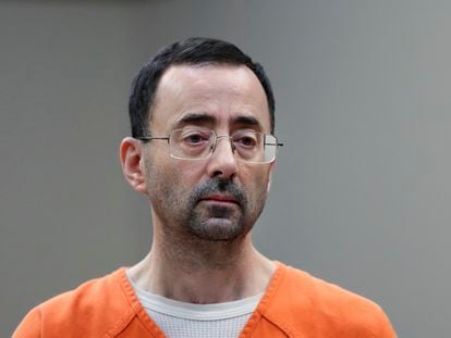 Larry Nassar durante una audiencia de declaración de culpabilidad, el 22 de noviembre de 2017 en Lansing, Michigan.