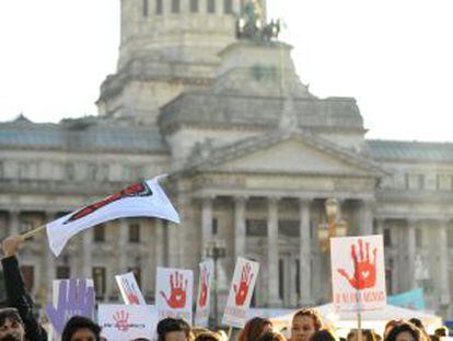 El pasado 3 de junio, frente al Congreso argentino en Buenos Aires, se celebró la protesta Ni una menos para rechazar los feminicidios.