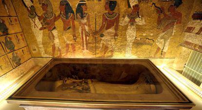 Interior de la tumba del rey Tutankamón en Luxor.
