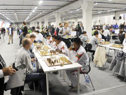 Partidas durante la Olimpiada de ajedrez celebrada en Tromso (Noruega). 