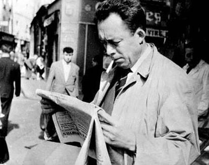 Albert Camus, fotografiado en París en 1953.