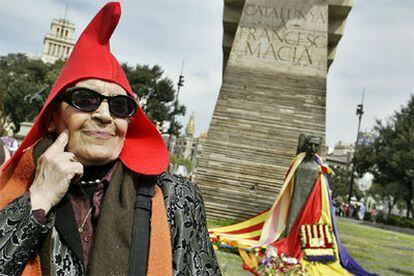 La supervivente del Holocausto y combatiene republicana durante la Guerra Civil, Neus Catalá, durante el acto de recuerdo en Barcelona a la II República.