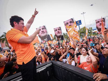 Samuel García en Manzanillo (Estado de Colima), durante un evento de su precampaña, el 27 de noviembre.