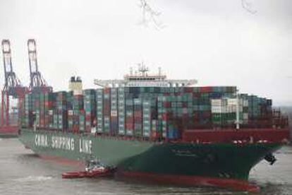 El barco contenedor más grande del mundo, el CSCL Globe de la compañía China Shipping Group. EFE/Archivo