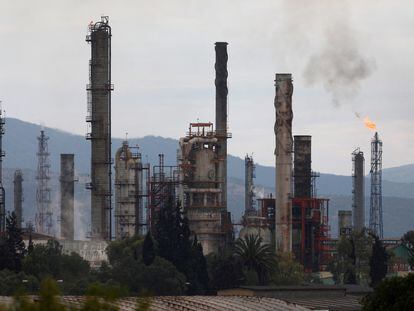 Vista de la refinería de Pemex en Tula de Allende (México).