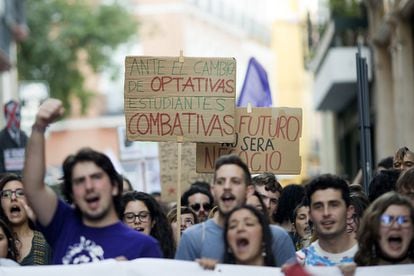 Vista de una parte de la manifestación de Sevilla.