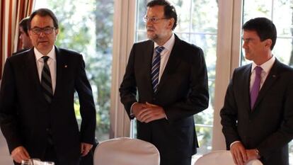 Rajoy amb Mas i Valls, divendres a Peralada.