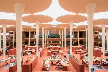 Sede de la Johnson Wax, Wisconsin

La sede mundial de la compañía Johnson & Son en Racine (Estados Unidos) fue obra del celebérrimo arquitecto Frank Lloyd Wright en los años 30.