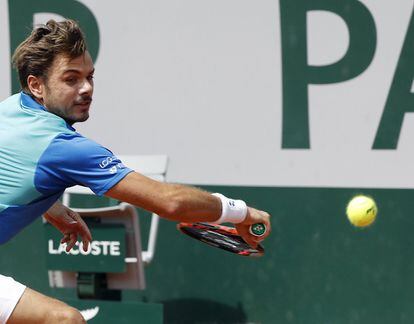 El tenista suzio Wawrinka, en acción durante el partido.