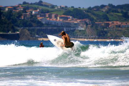 Remy, instructor de surf en Zarautz