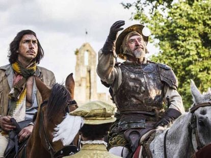 Adam Driver y Jonathan Pryce, en un fotograma de 'El hombre que mató a Don Quijote'. 