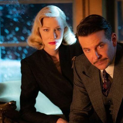 Cate Blanchett y Bradley Cooper, en 'El callejón de las almas perdidas'.