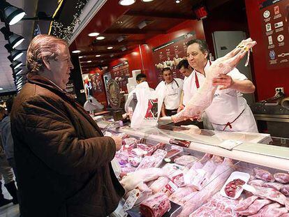 Uno de los puestos del mercado madrileño de Chamartín.