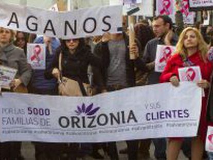 Manifestaci&oacute;n de trabajadores de Orizonia afectados durante la negociaci&oacute;n del ERE que finalmente afectar&aacute; a 2.300 empleados