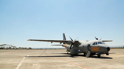 El avión español desplegado en la Operación Sophia en la base aérea italiana de Sigonella, en Sicilia.