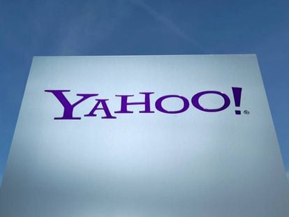 Logo de Yahoo en una de sus sedes corporativas