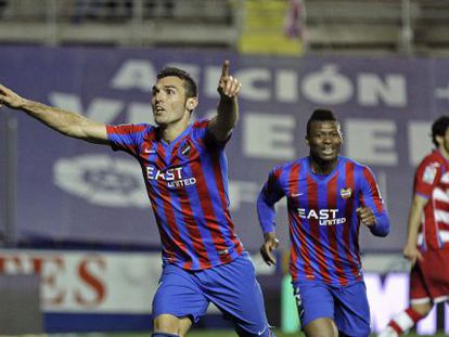 Barral celebra el gol de la victoria del Levante. 