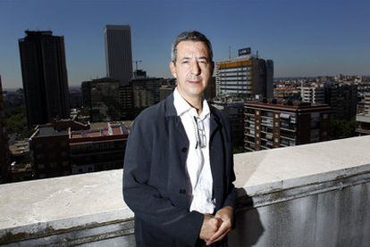 El secretario de Estado de Defensa, Constantino Méndez, en una terraza del ministerio.