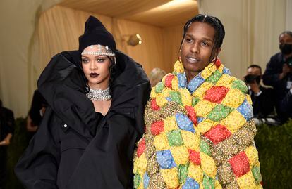 Rihanna, and her partner, partner A $ AP Rocky, arrived at the MET gala this Monday in New York.