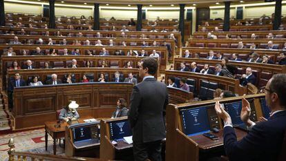El líder del PP, Pablo Casado, durante su intervención en la última sesión de control al Ejecutivo del año en el Congreso. 