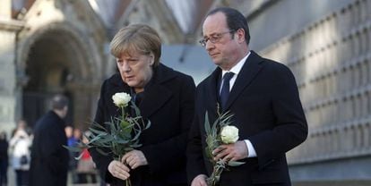 Merkel y Hollande visitan, este viernes, el escenario del atentado del pasado diciembre en un mercadillo navideño de Berlín.